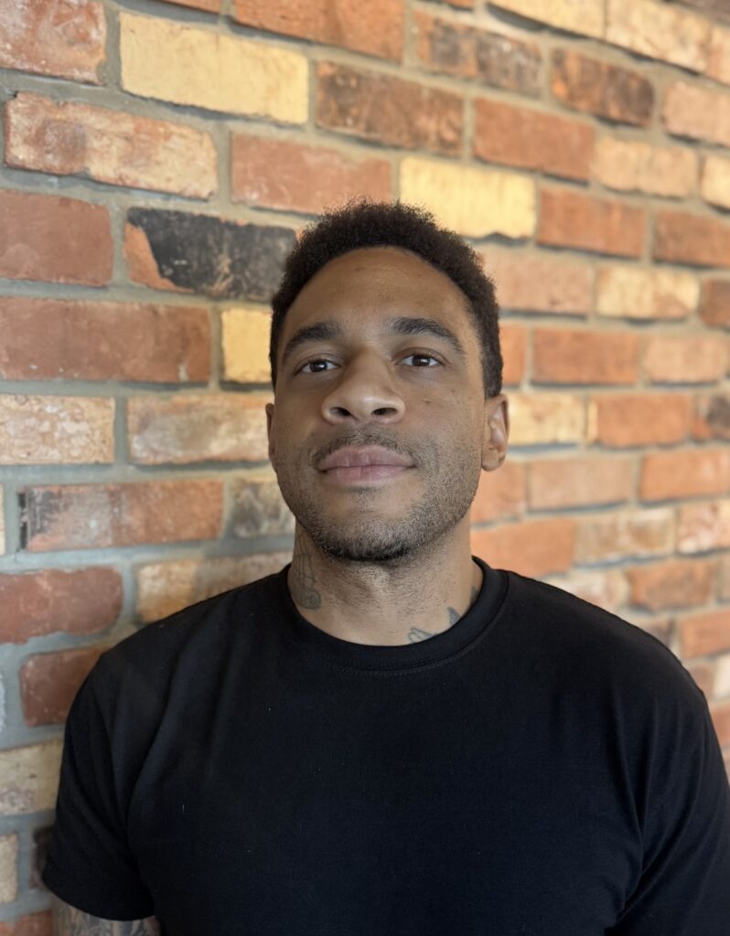 Vicks, Barber at Heritage Club Barbershop in Tampa, FL